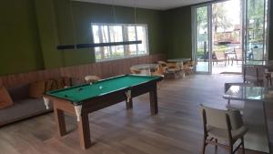 Biliár nebo kulečník v ubytování Golf Ville l Apto Nascente de Luxo