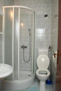 Koupelna v ubytování Apartment Sucuraj 136b