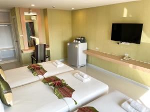 TV a/nebo společenská místnost v ubytování Family Hotel