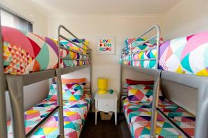 Una cama o camas en una habitación de SaltAir on Altair