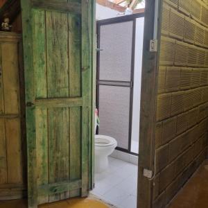 Ένα μπάνιο στο Cabañas El Paraiso en Filandia