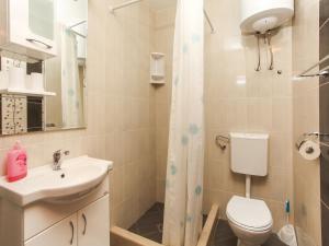 Ένα μπάνιο στο Apartment Ana Lopud with balcony +6 φωτογραφίες