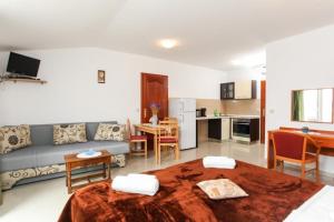 Η κουζίνα ή μικρή κουζίνα στο Apartment Ana Lopud with balcony
