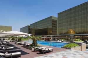 Bazén v ubytování City of Dreams - Nobu Hotel Manila nebo v jeho okolí