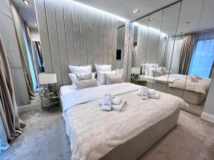 Katil atau katil-katil dalam bilik di FLH - Golden Elegance with Balcony & Garage
