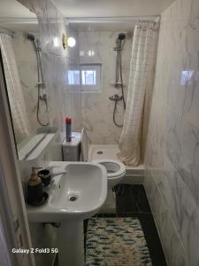 Koupelna v ubytování Chambre privée chez l'habitant