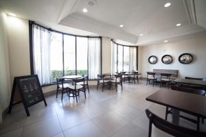 Posezení v ubytování Holiday Inn Irving Las Colinas by IHG