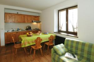 Η κουζίνα ή μικρή κουζίνα στο CASA MOLINI Malé +6 φωτογραφίες