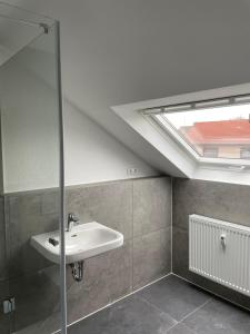 Vannituba majutusasutuses Schöne Wohnung in ruhigen Kernen im Remstal - 10min nach Stuttgart