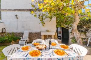 Jídlo v vily nebo okolí + 32 fotografií