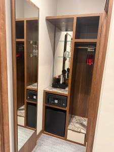 Una cocina o cocineta en St Mark's - Merit Hotels
