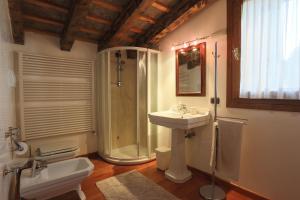 Kúpeľňa v ubytovaní Holiday House Petrarca