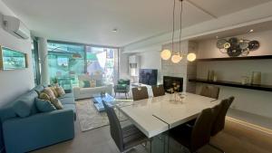 Televiisor ja/või meelelahutuskeskus majutusasutuses Lua by Check-in Portugal