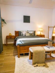 Postel nebo postele na pokoji v ubytování Cozy minimal suite