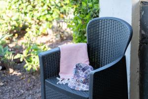 Ogród w obiekcie Luxury Poolside Holiday Home