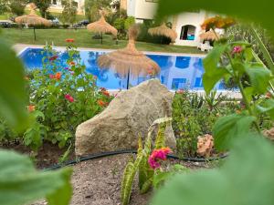 Piscina en o cerca de Lilac's Garden vue piscine