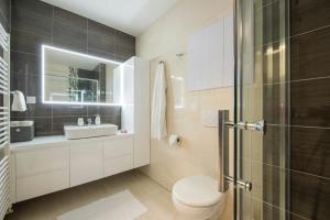 Ένα μπάνιο στο Súkromný 4 hviezdičkový apartmán v hoteli Hrebienok resort +8 φωτογραφίες