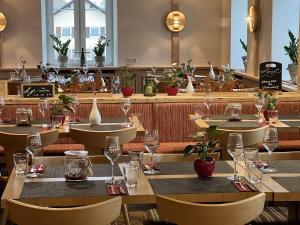 Restaurace v ubytování Hotel Engel Buch + 18 fotografií