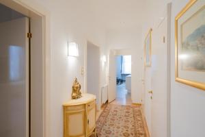 Zdjęcie z galerii obiektu Empress Sisi Royal Apartment w Wiedniu