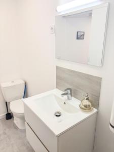 Koupelna v ubytování Le Petit Thau - Studio - Wifi