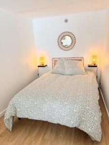 Postel nebo postele na pokoji v ubytování Le Petit Thau - Studio - Wifi