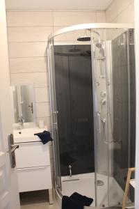 Kúpeľňa v ubytovaní Gîte Lou, Gîte famille et bien être avec jacuzzi
