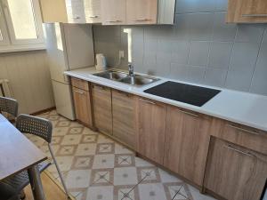 Nhà bếp/bếp nhỏ tại Apartament Warszawska +5 ảnh