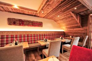 A seating area at Hotel Garni Bellevue