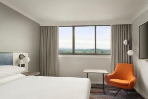 Postel nebo postele na pokoji v ubytování Glasgow Marriott Hotel