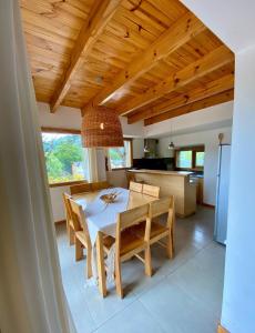 Η κουζίνα ή μικρή κουζίνα στο SERENA Casas de Montaña by Visionnaire