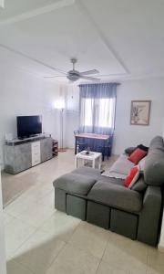 TV a/nebo společenská místnost v ubytování ALMar We Go! Habitaciones Privadas en Alcalá - Private Rooms - Pièces privées - in shared Apartment