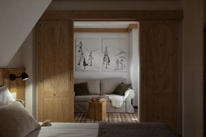 Posteľ alebo postele v izbe v ubytovaní VisitZakopane - Willa Bajka Apartments