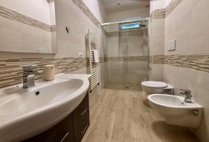 Koupelna v ubytování Zezzella by In Puglia service