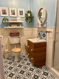 Ένα μπάνιο στο Cozy flat in the heart of Perth