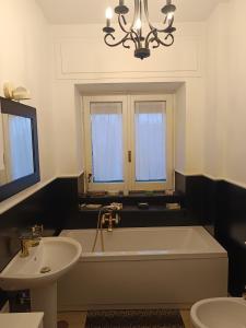 Koupelna v ubytování Rooftop Appia antica,silenzioso riservato two bedrooms two bathrooms