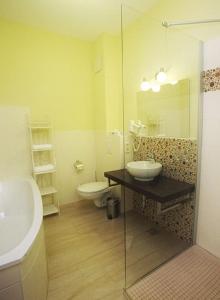 Phòng tắm tại Hotel zur Insel