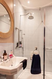 Koupelna v ubytování The Corner House