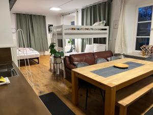 Posezení v ubytování KemptenCityHostPlus-Unterkunft Charme im Denkmal