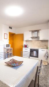 Η κουζίνα ή μικρή κουζίνα στο Melannie's Apartment