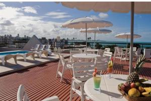 Bazén v ubytování Royal Flat ' Hotel, unidade nº 204 nebo v jeho okolí