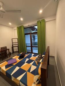 The Nest Kandana客房内的一张或多张床位