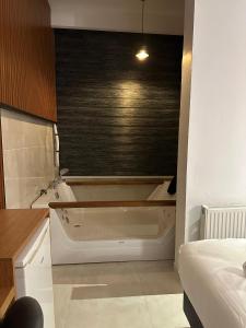 A bathroom at Istanbul Bakirkoy Rays Port Hotel City Center