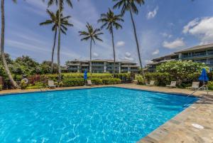 Bazén v ubytování Poipu Sands 116 nebo v jeho okolí