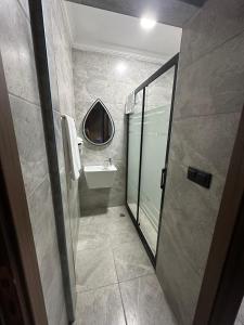 A bathroom at Istanbul Bakirkoy Rays Port Hotel City Center