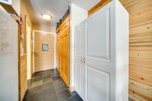 Fotografie z fotogalerie ubytování 2 Mi to Granby Ranch Mtn-View Studio with Perks v destinaci Granby + 27 fotografií