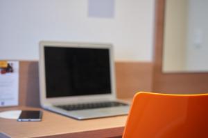 Μια τηλεόραση ή/και κέντρο ψυχαγωγίας στο McDreams Hotel Mönchengladbach +16 φωτογραφίες