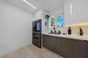 Imagen de la galería de New Design Dist Gem Pool,HotTub,Minigolf,Nespresso, en Miami