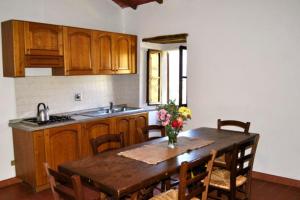 Η κουζίνα ή μικρή κουζίνα στο Agriturismo Il Giardino
