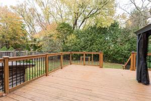 Gallery image of Cozy 3BR Home with Parking, Backyard and Near Transit in Toronto