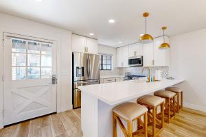 Galería fotográfica de Eagles Nest on Lake Arrowhead en Lake Arrowhead 16 fotos más